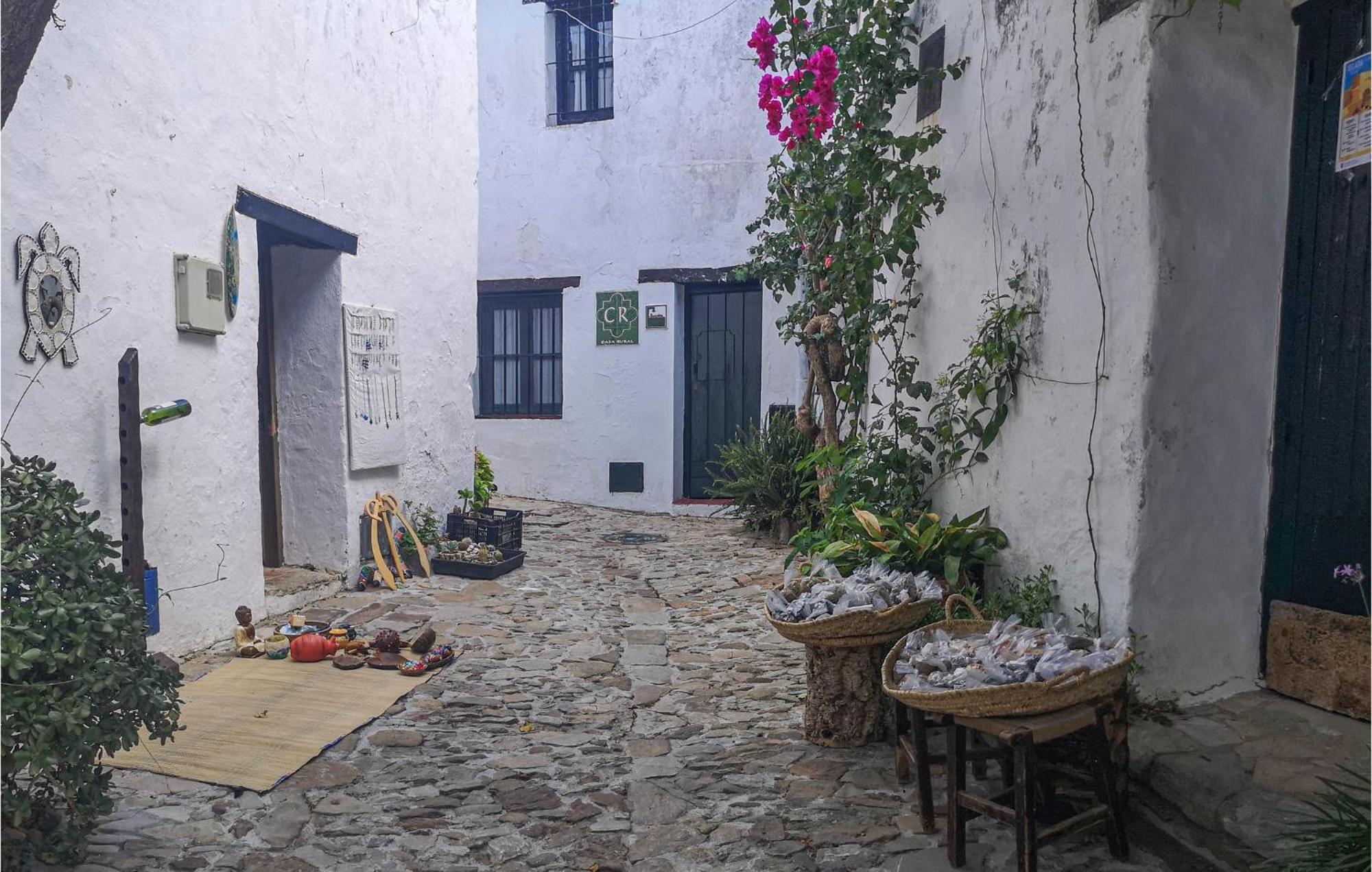 Awesome Home In Algatocín 外观 照片